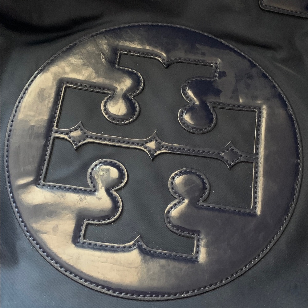 Tory Burch Ella Tote in navy blue - Picture 8 of 16